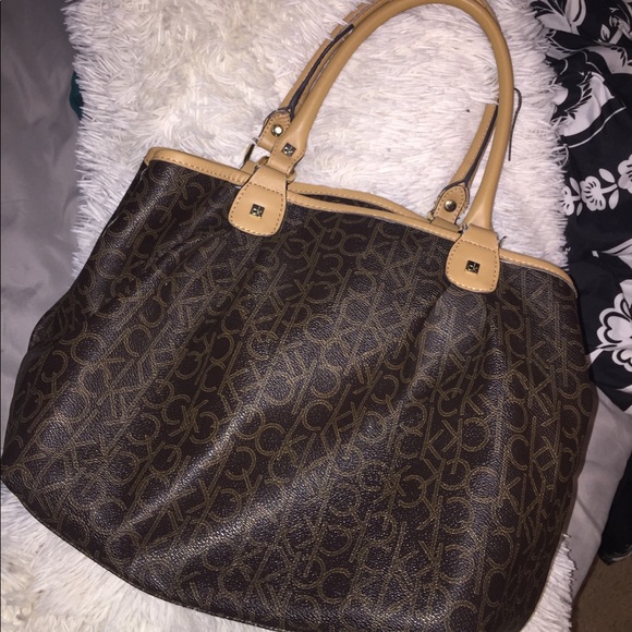 Calvin Klein Handbags - Calvin Kline purse